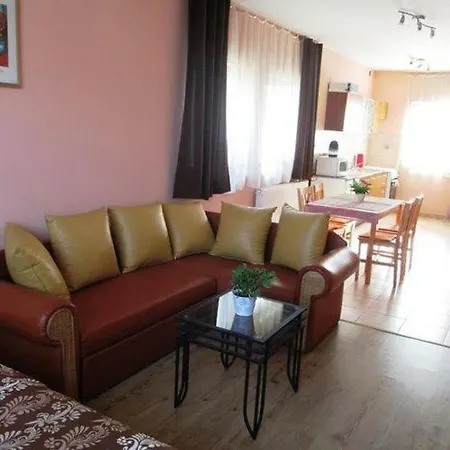 Bajcsy-apartman Διαμέρισμα Tata